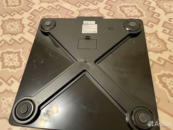 Весы напольные Scarlet