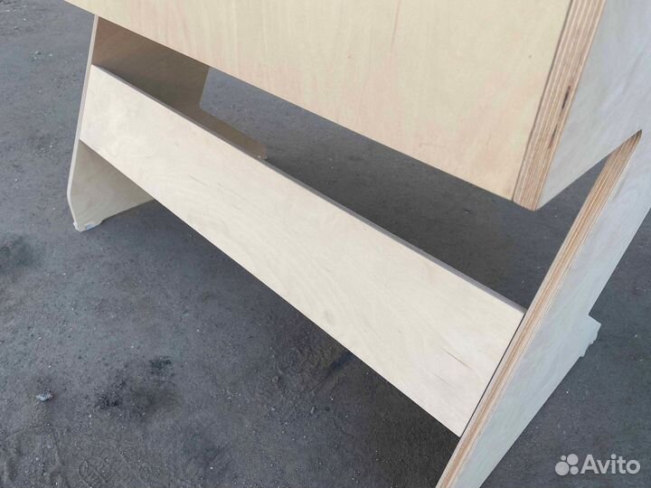 Стол для студии аранжировщика, звукорежиссера