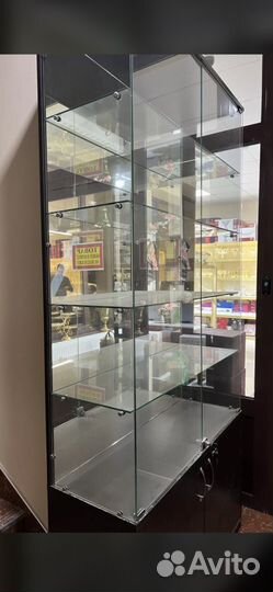 Стекляная ветрина