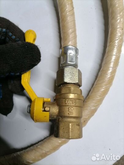 Кран шаровый со шлангом 1,7м, для газовой плиты