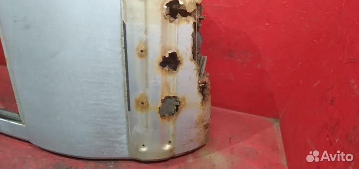 Шевроле Нива дверь задняя левая 2123 гнилой низ