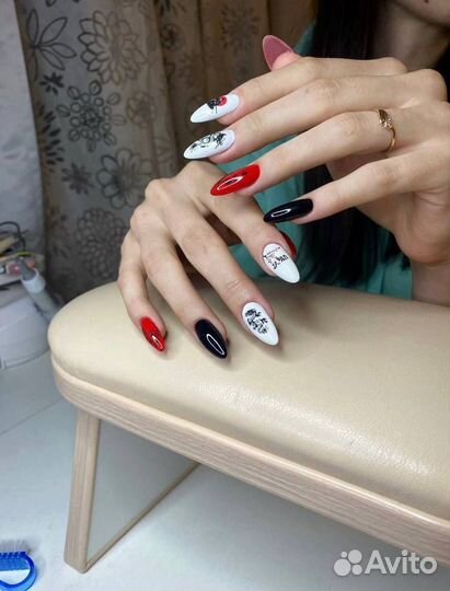 Маникюр и наращивание ногтей