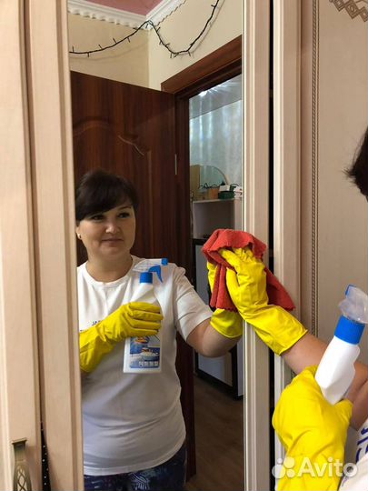 Уборка квартир Химчистка мебели Клининг Мойка окон