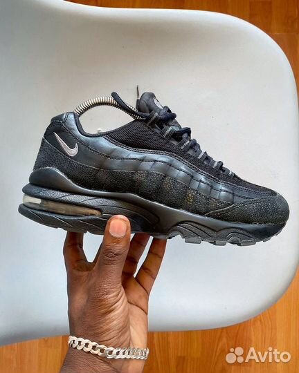 Nike Air Max 96 triple black