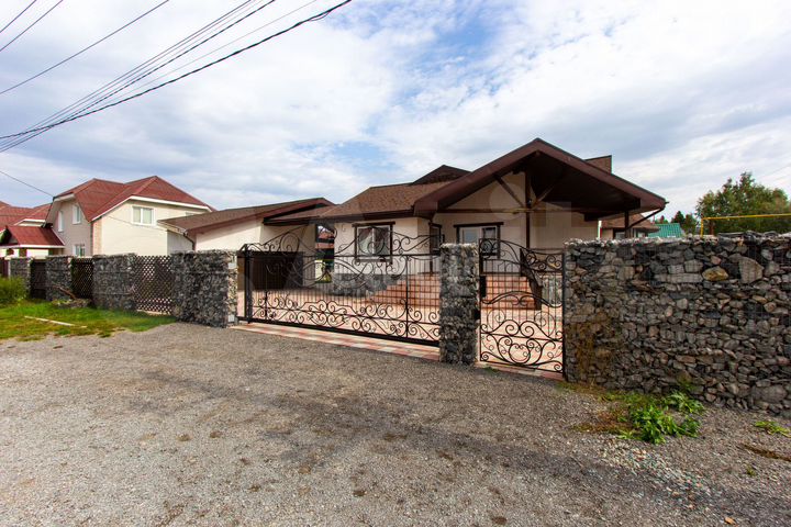 Коттедж 322 м² на участке 14,5 сот.