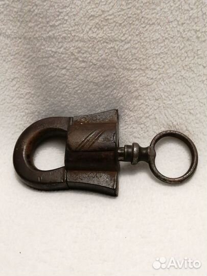 Замок навесной старинный