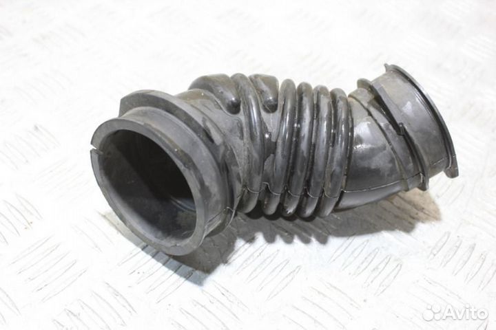 Патрубок воздушного фильтра Toyota Corolla e150