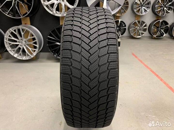 Michelin X-Ice Snow SUV 235/45 R19 99H