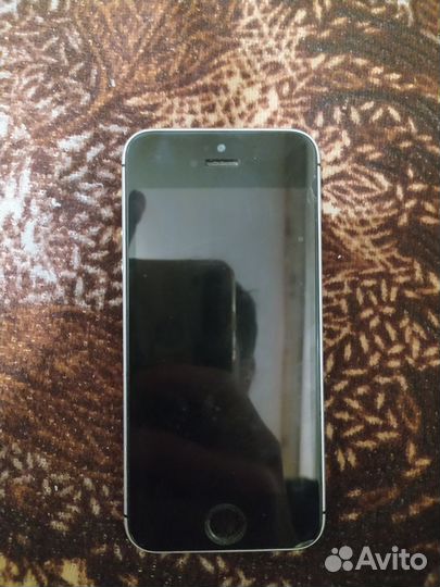 iPhone SE, 64 ГБ