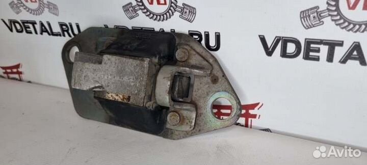 Подушка двигателя правая Volvo Xc70 универсал