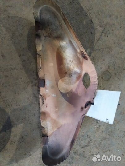 Экран тепловой Volkswagen Passat B7 CDA 2011