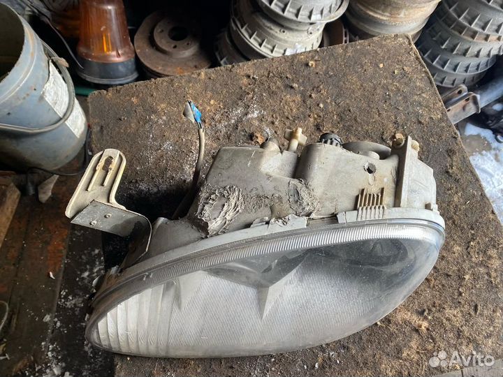 Левая фара газ 31105 волга