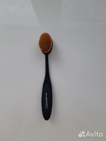 Кисть для макияжа