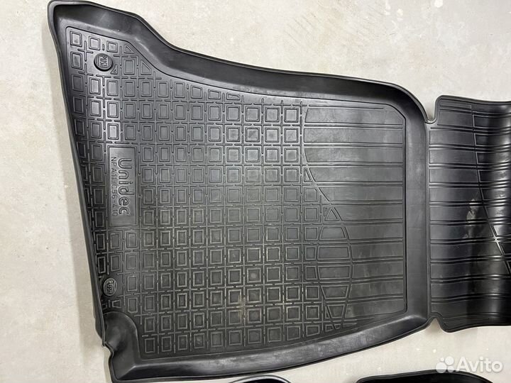 Коврики резиновые Мерседес w213