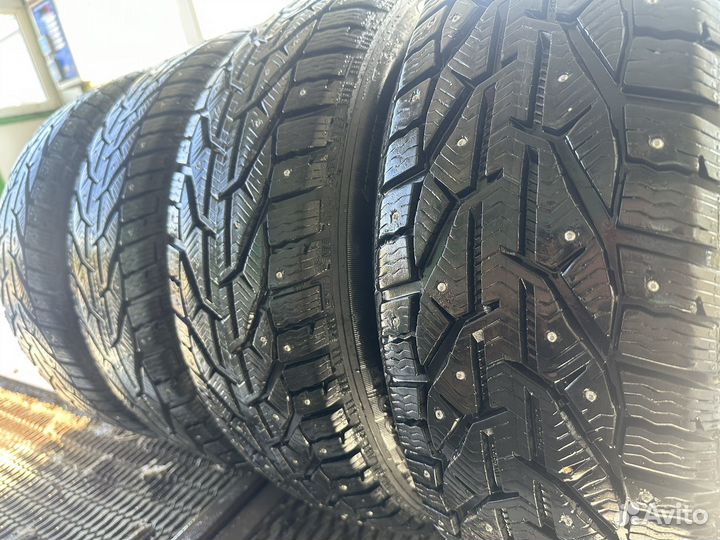 Tigar Ice 215/55 R17 92T