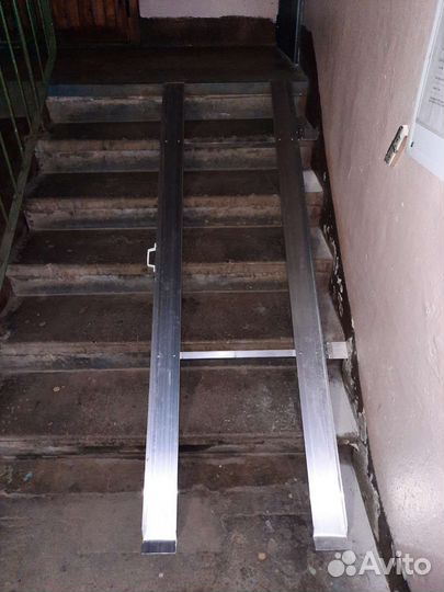 Откидной алюминиевый пандус