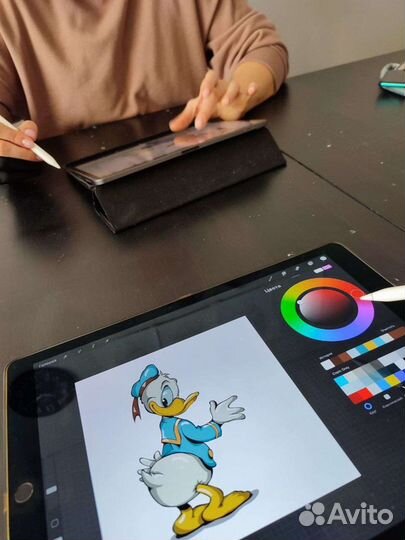 Преподаватель по рисованию