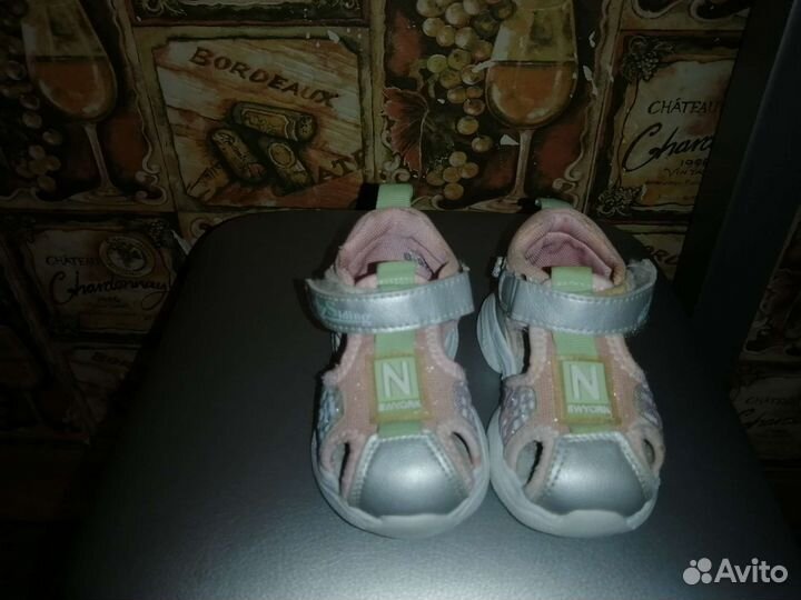 Сандалии, кроссовки