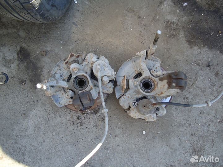 Поворотный кулак Фольксваген Гольф 4