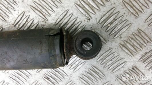 Амортизатор задний nissan navara D40 (80T02MF02)