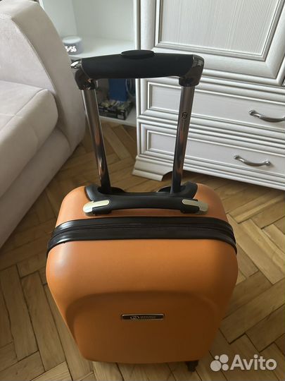 Чемодан на колесах