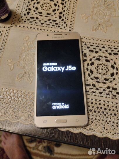 Телефон Samsung j5