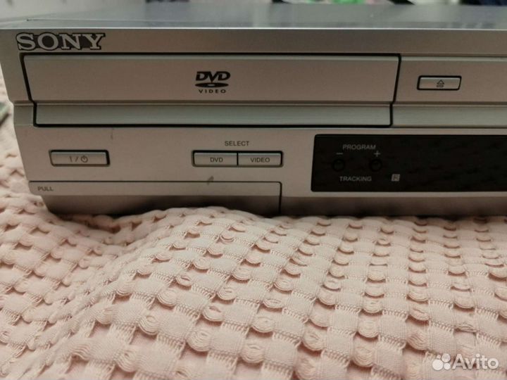 Sony dvd player/video cassette