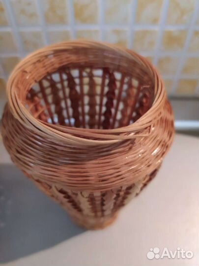Вазочка плетёная из соломки выс.16 см