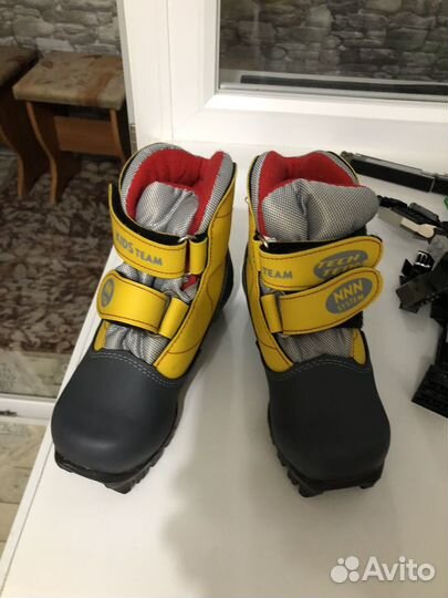 Лыжные ботинки