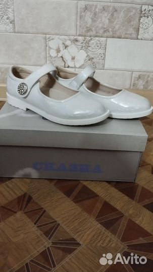 Туфли для девочки 33 размер белые