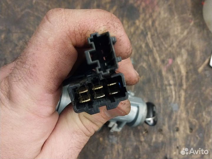 Замок зажигания Mitsubishi Pajero 2