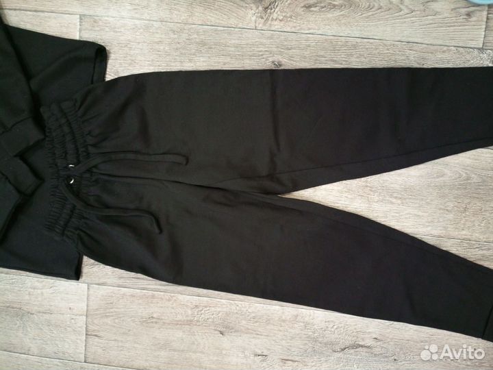 Спортивный костюм женский