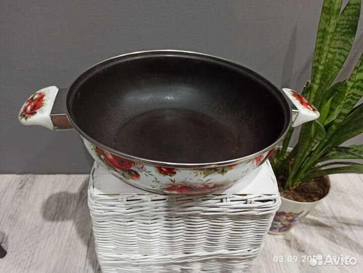 Высокая сковорода-кастрюля с крышкой сотейник