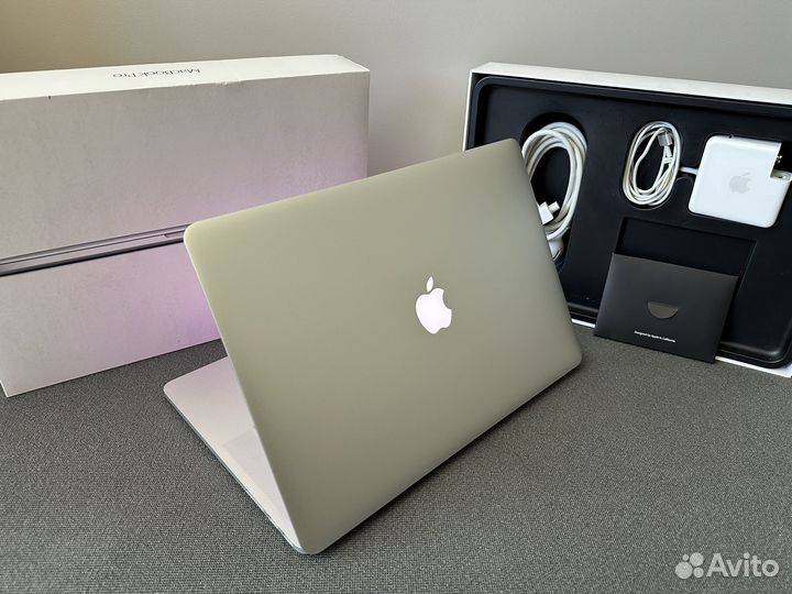 Apple MacBook Pro 15 2018 16/256/ Новый АКБ