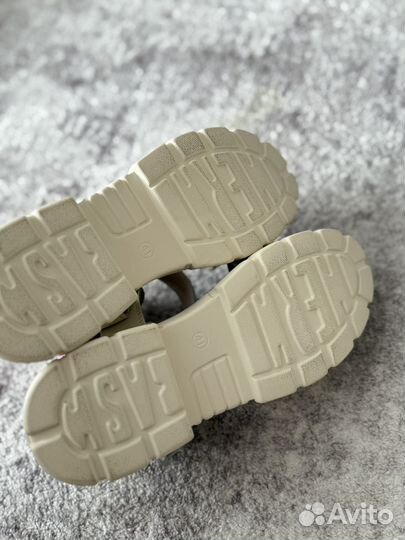 Сандали летние (новые) Capilano