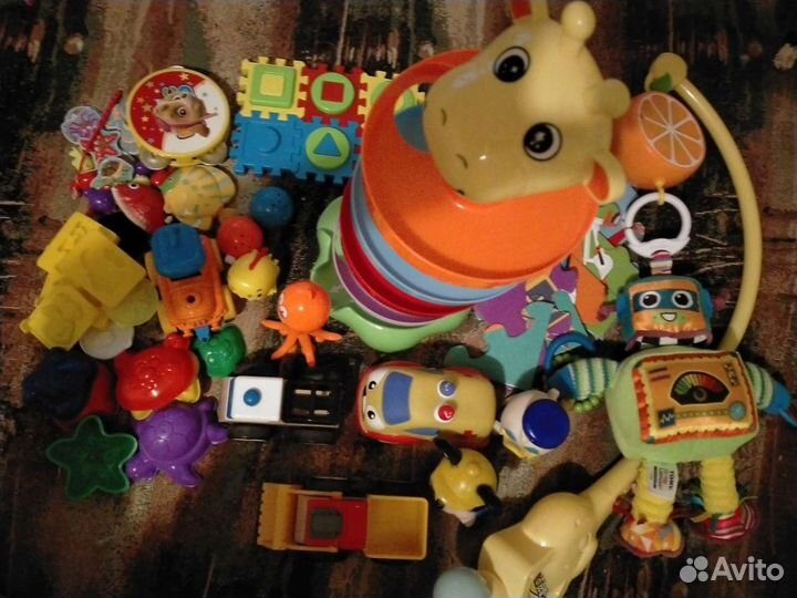 Развивающие игрушки для ребенка в большом кол-ве