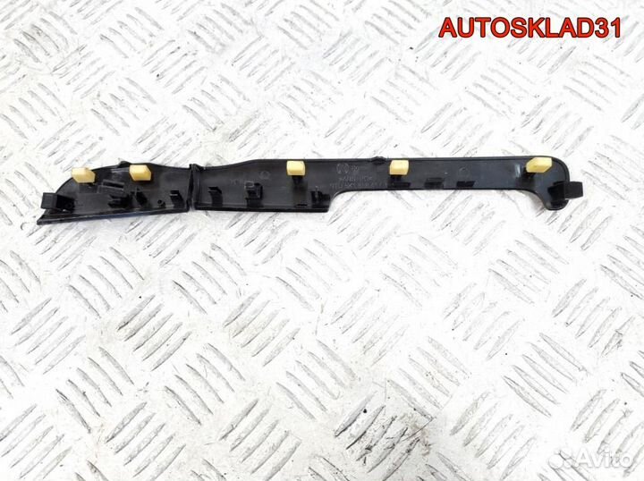 Накладка декоративная Volkswagen Golf 6 5K1858417B