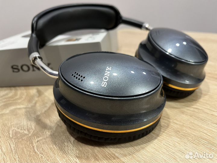 Беспроводные наушники Sony WH-305