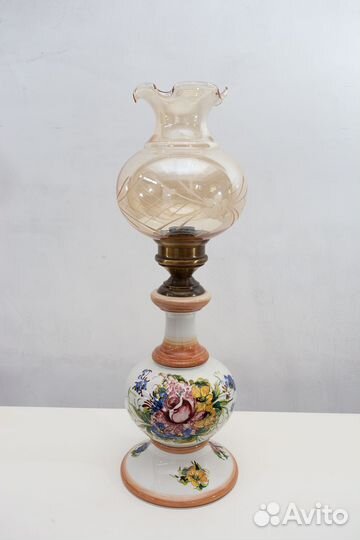 Электрическая настольная лампа