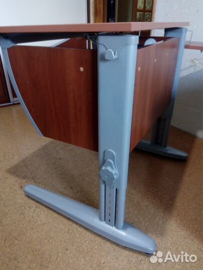 Стол-парта регулируемая для школьника