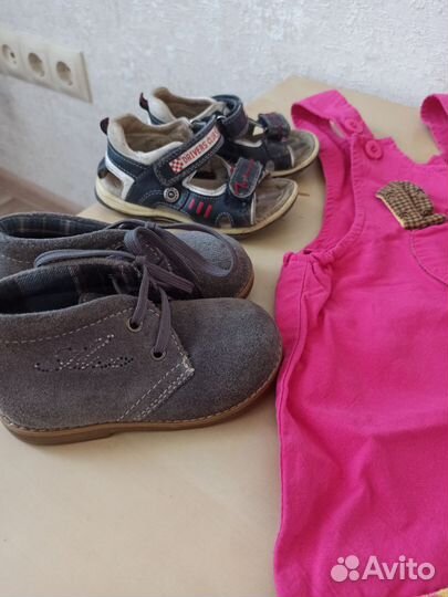Пакет обуви р.21-23 и комбезик
