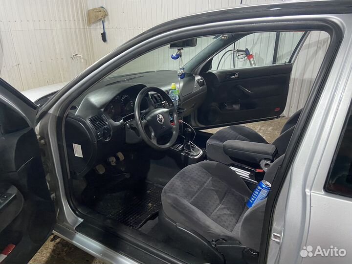 Volkswagen Golf 1.6 МТ, 2001, 231 000 км