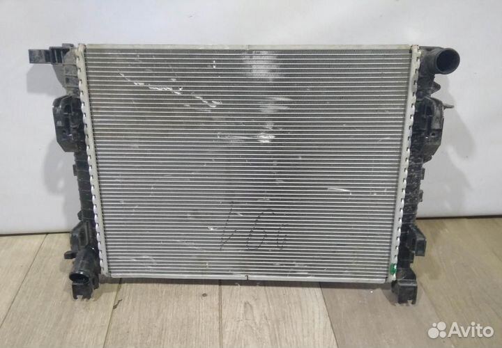 Радиатор охлаждения бу Renault Kaptur OEM 21410804