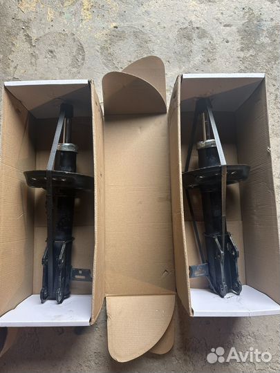 Стойка передняя опель астра J