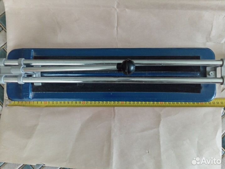 Инструменты: плиткорез, пистолет для пены, ножовка