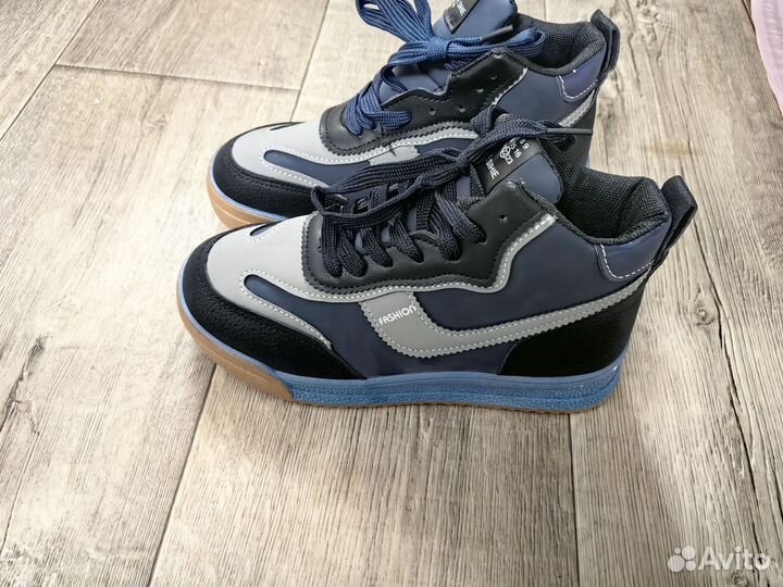 Кроссовки на мальчика