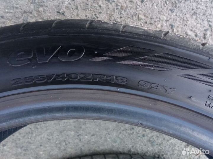 Hankook Ventus V12 Evo K110 255/40 R18 99Y