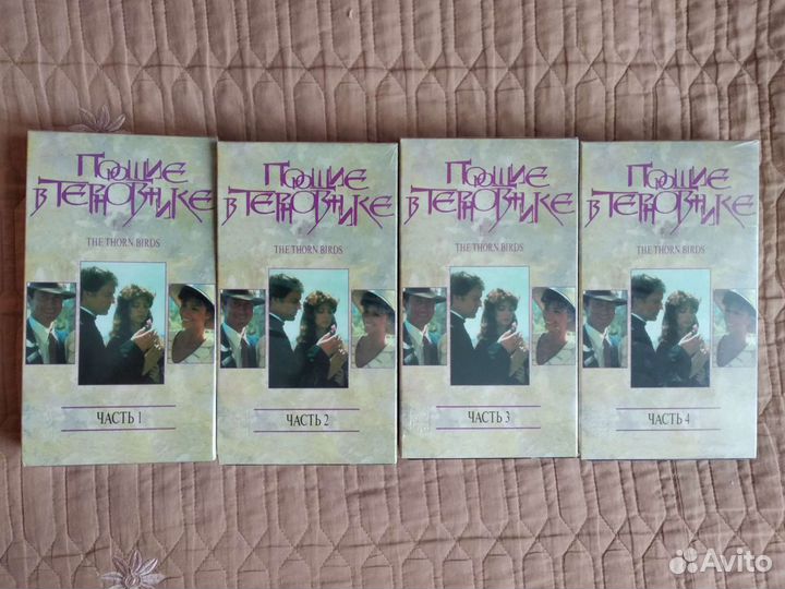 Видеокассеты с фильмами и мультиками