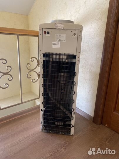 Кулер для воды