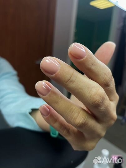 Начинающий мастер маникюра